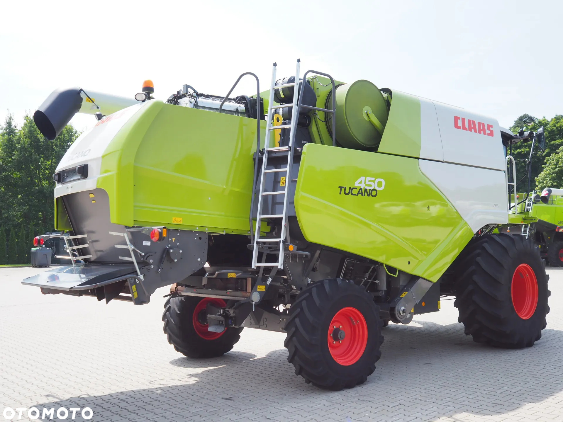 Claas Tucano 450 + V770 - 4