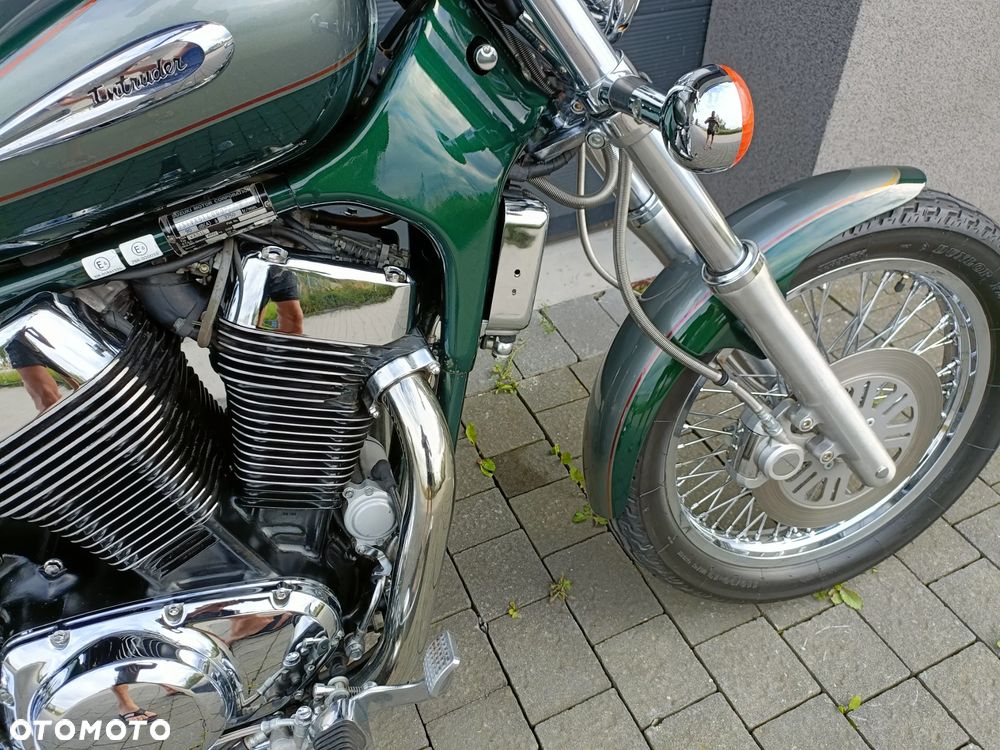 Suzuki Intruder - 11