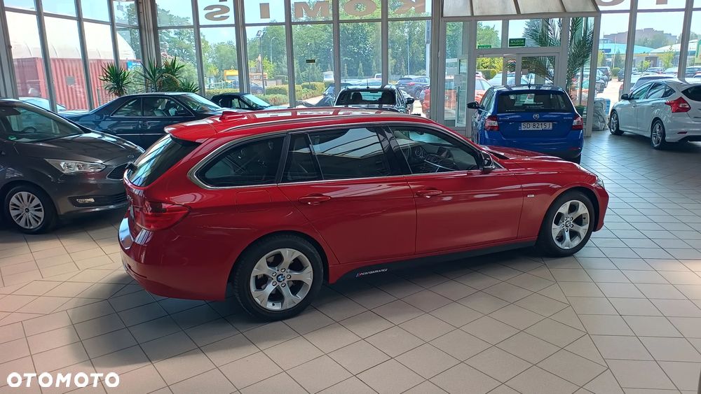 BMW Seria 3 318d Luxury Line - 12