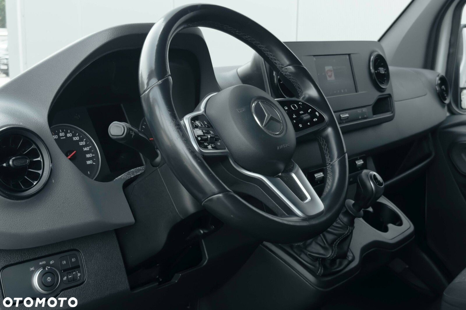 Mercedes-Benz Sprinter - 17