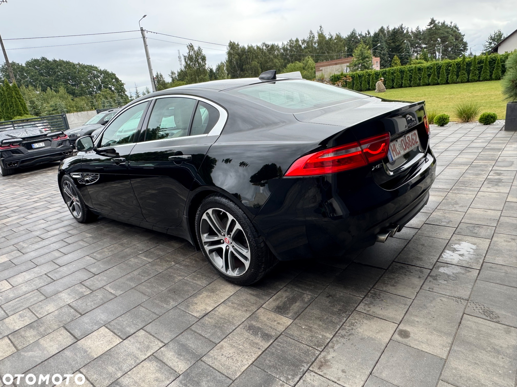 Jaguar XE 2.0 D Prestige - 5