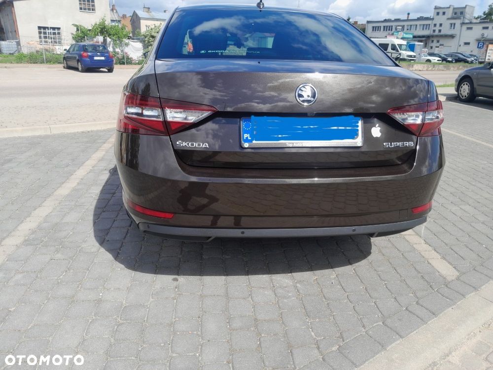 Skoda Superb 2.0 TDI L&K DSG - 10