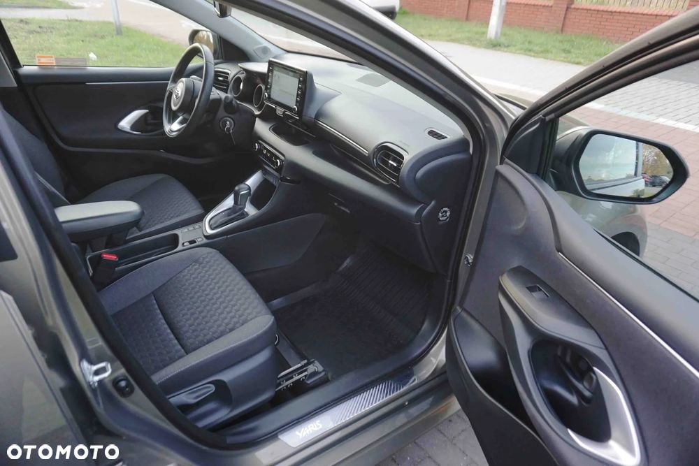 Toyota Yaris Hybrid 1.5 Style - 18