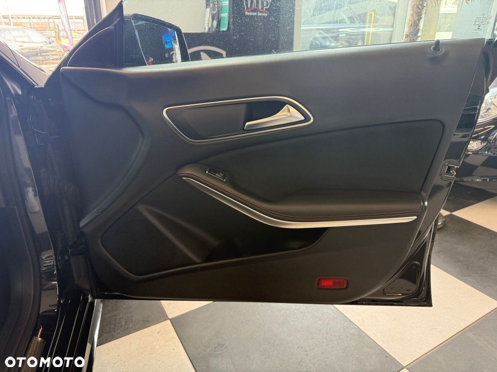 Mercedes-Benz CLA - 14