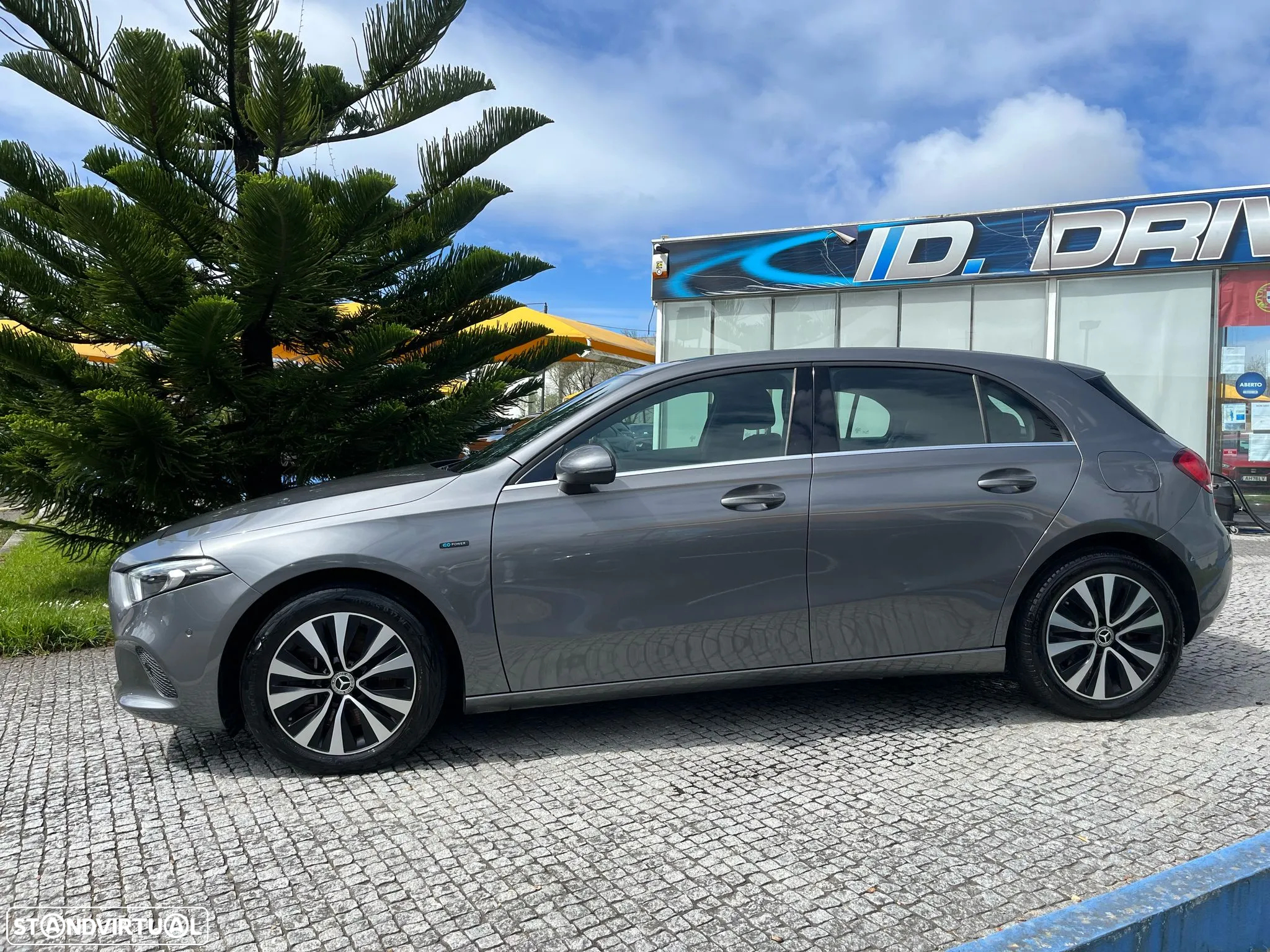 Mercedes-Benz A 250 e Style Plus - 13