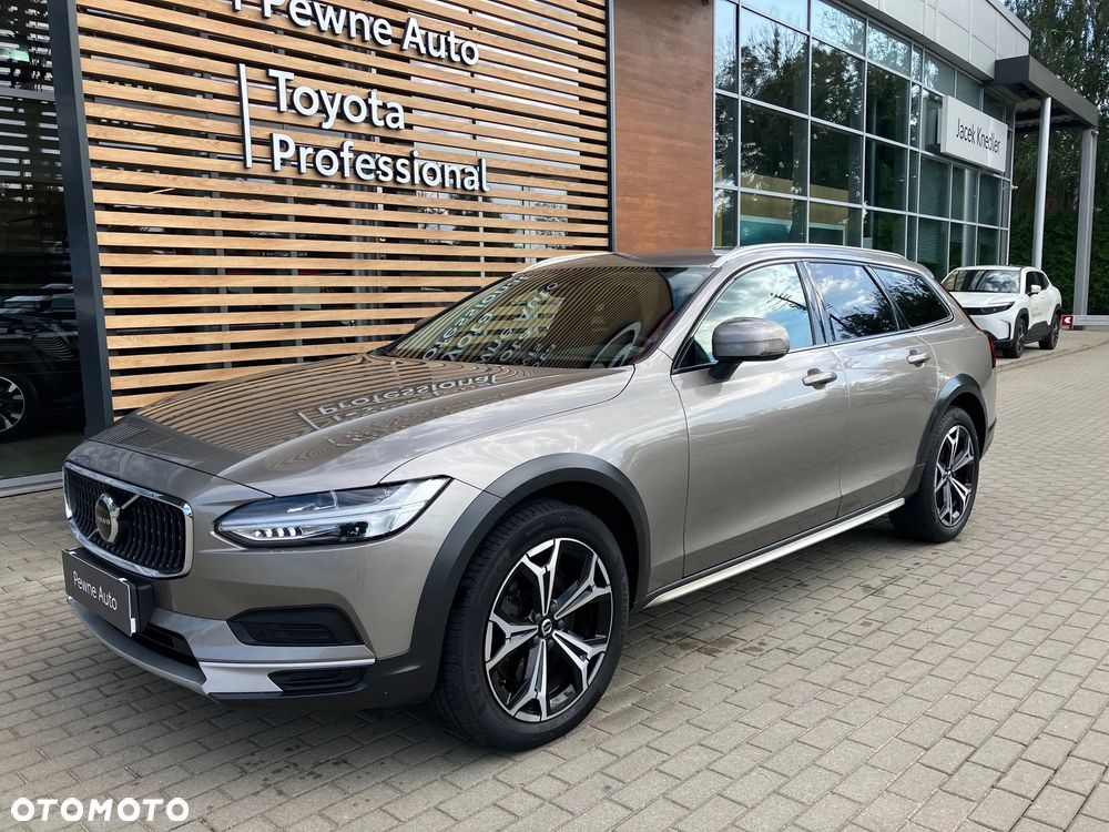 Volvo V90 Cross Country B5 D AWD Momentum Pro - 2