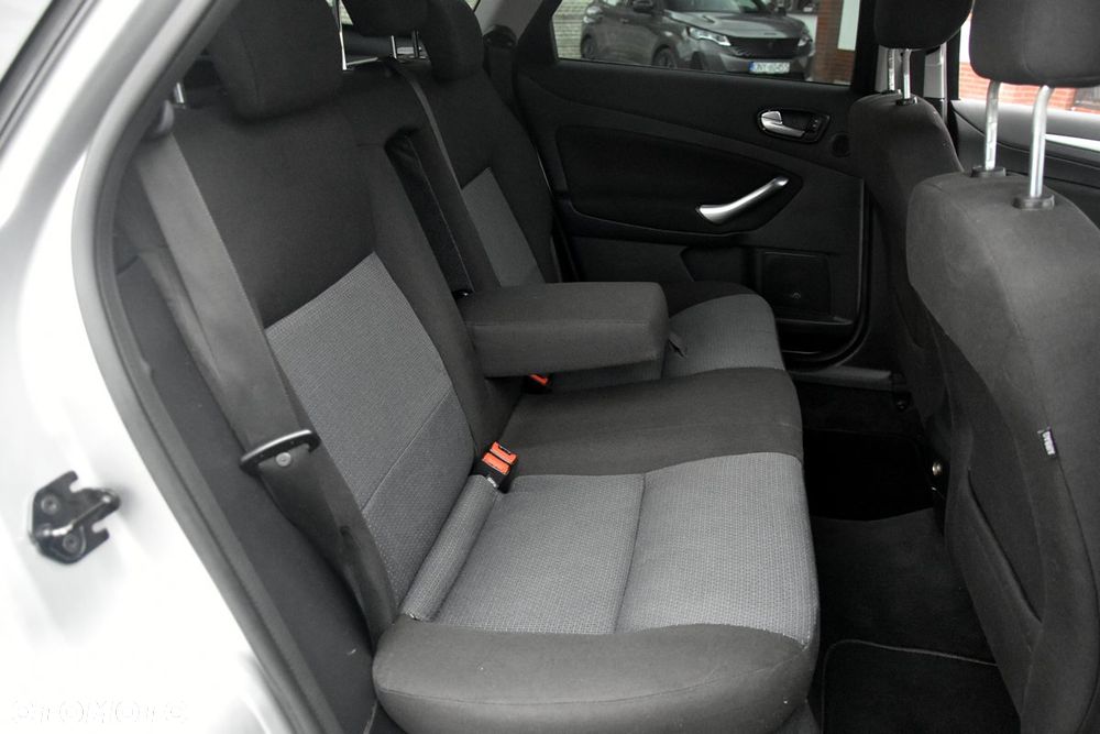 Ford Mondeo SW 2.0 TDCi Titanium - 23