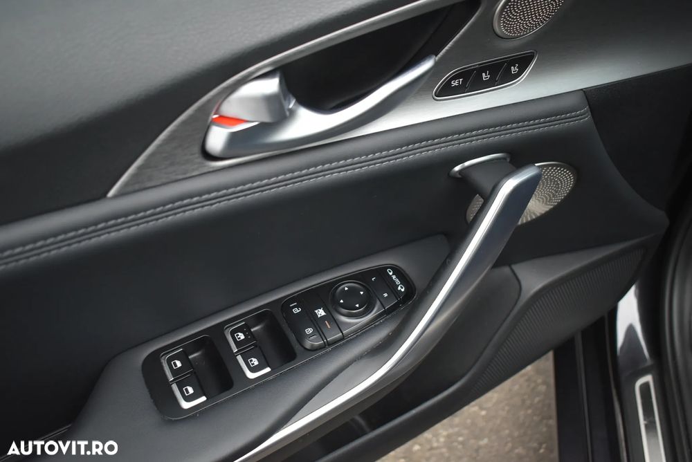 Kia Stinger 2.0 T-GDI RWD GT Line - 11