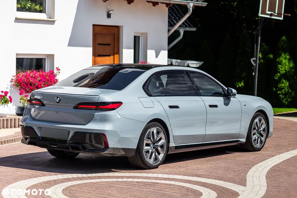 BMW Seria 7 740d xDrive mHEV Individual Edition sport - 16