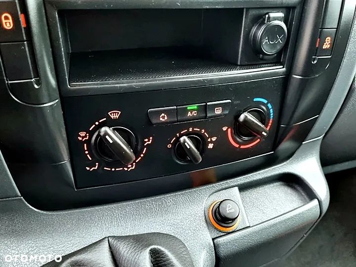 Peugeot Expert Tepee 2.0 HDi L2 Premium - 32