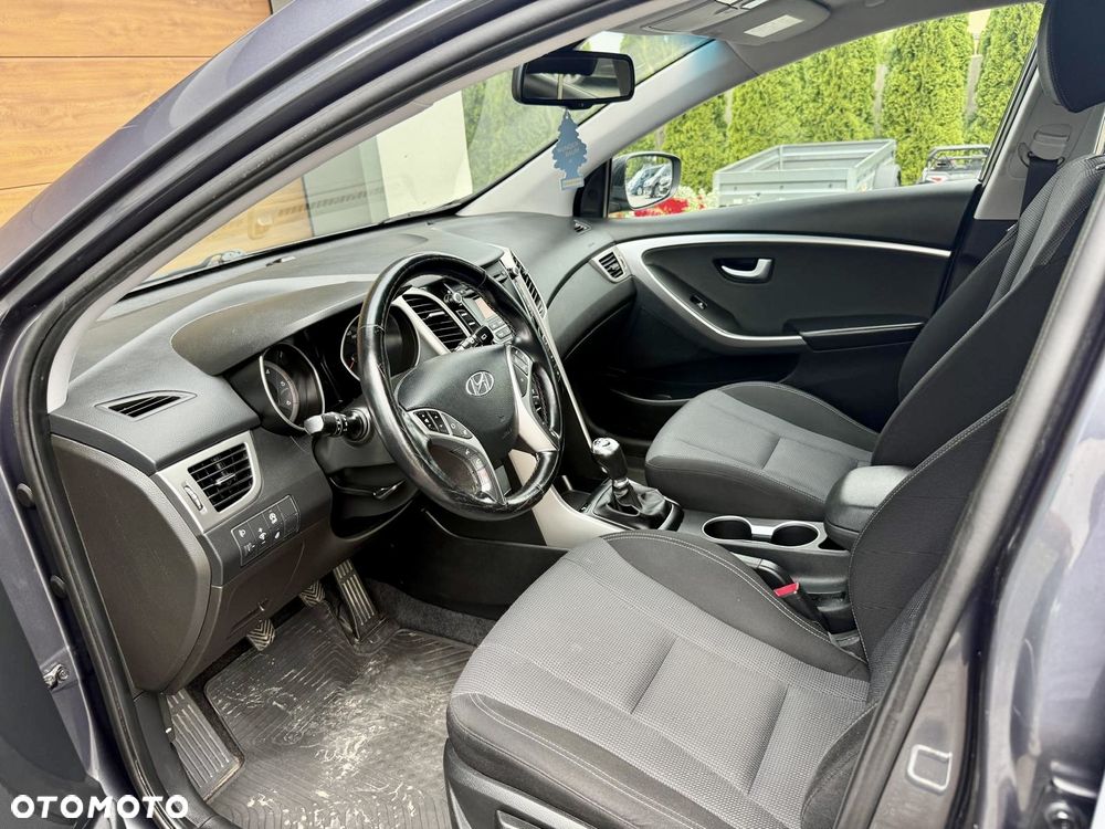 Hyundai i30 i30cw 1.6 CRDi Intro Edition - 16