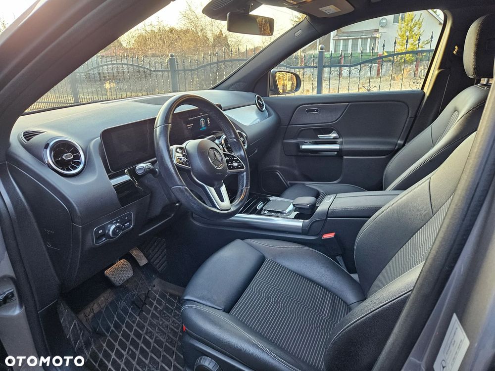 Mercedes-Benz GLA 200 - 12