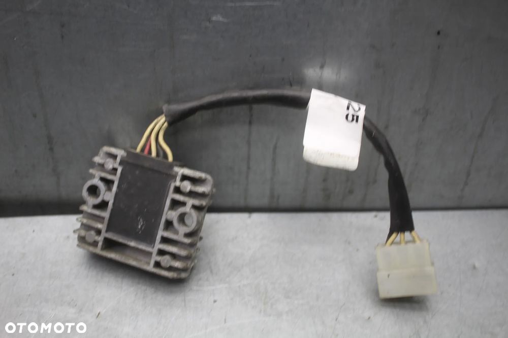 Yamaha SR 125 Regulator napięcia - 3
