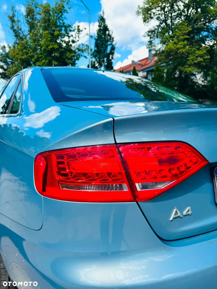Audi A4 Limousine - 11