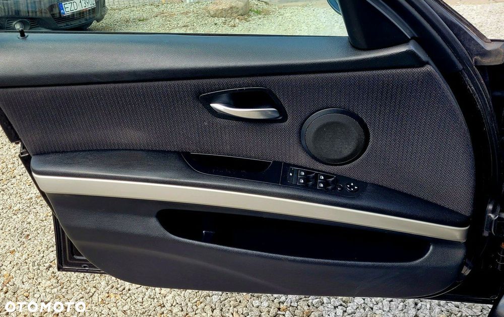 BMW Seria 3 318i - 11