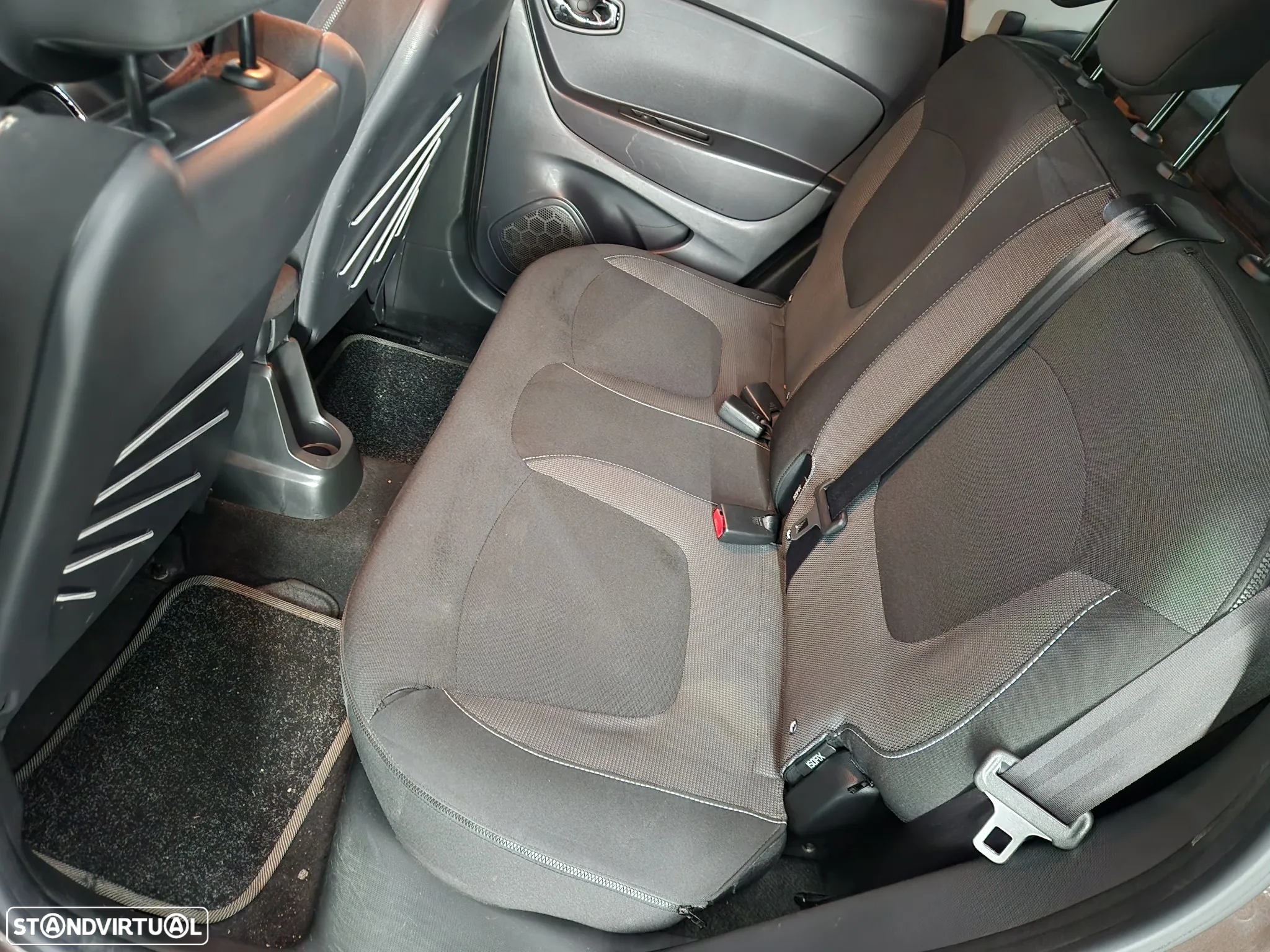 Renault Captur 1.5 dCi Exclusive - 11