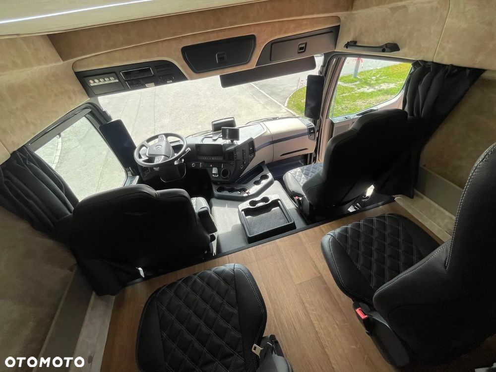 Mercedes-Benz ACTROS - 12