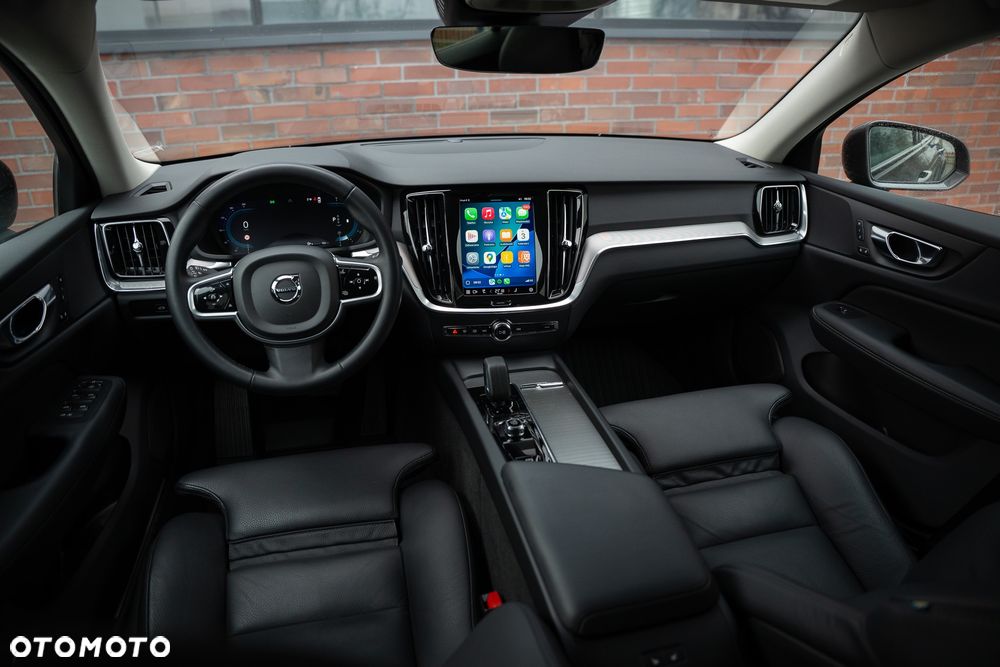 Volvo V60 Cross Country B4 D AWD Geartronic Pro - 25