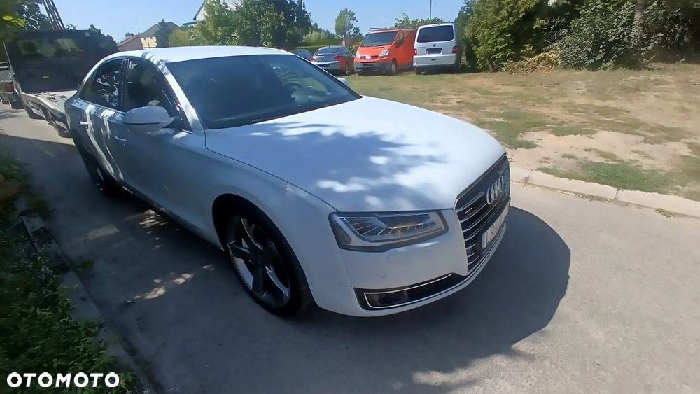 Audi A8 4.2 TDI DPF (clean diesel) quattro tiptronic - 33