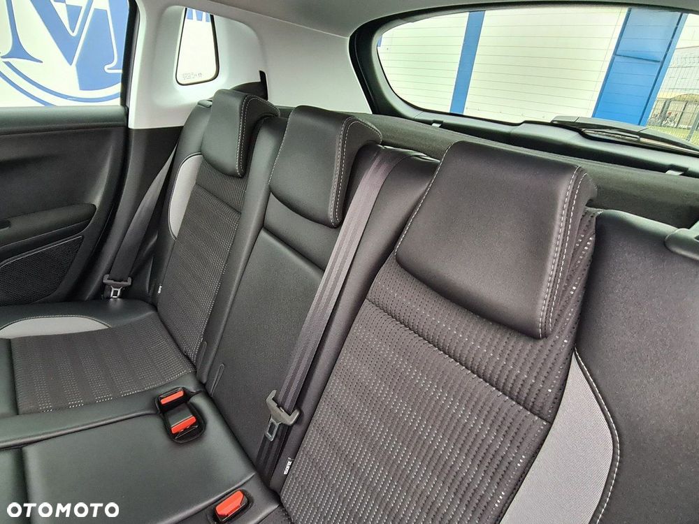 Peugeot 2008 1.2 Pure Tech GPF Allure S&S - 24