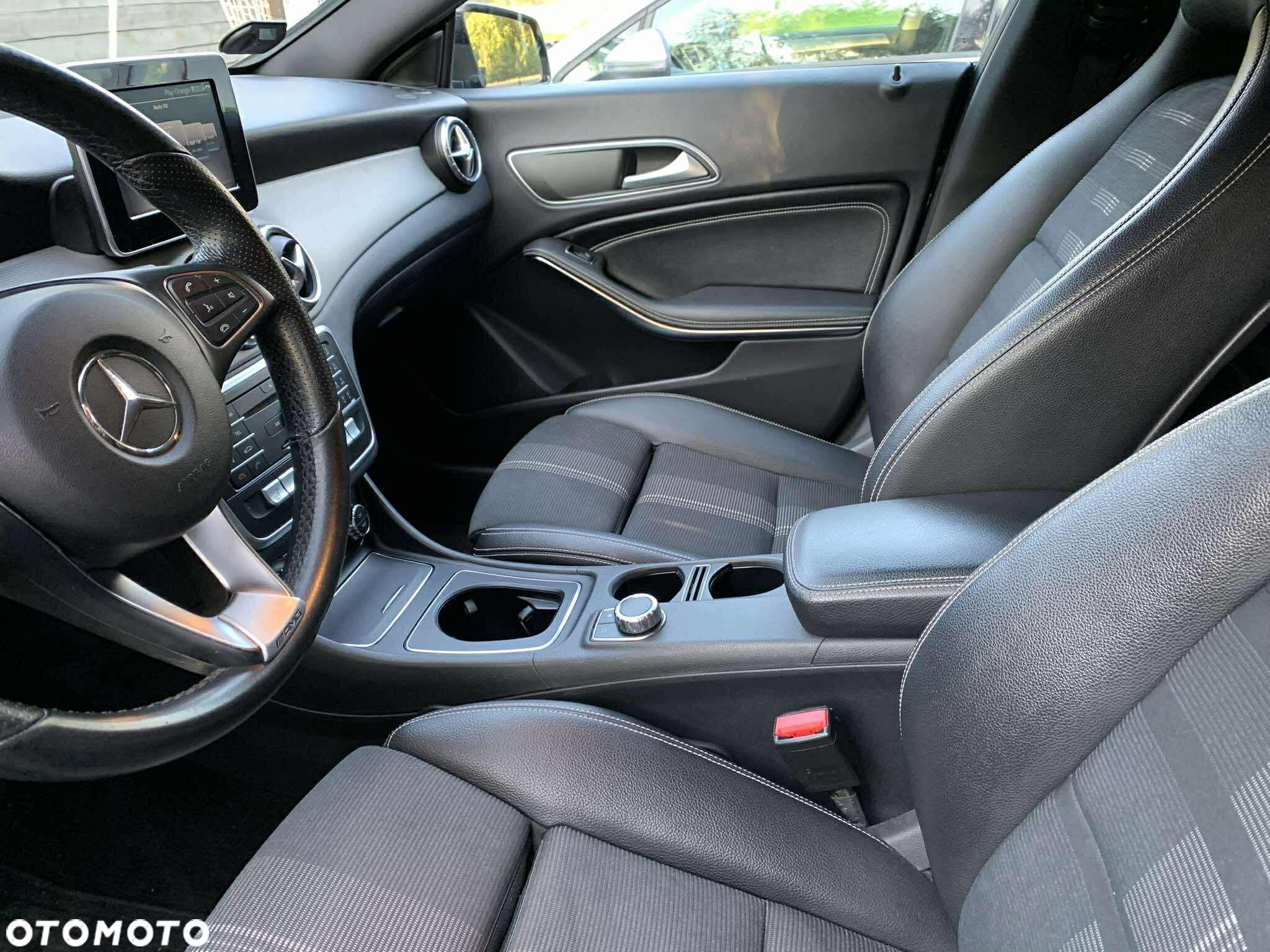 Mercedes-Benz CLA 200 d 7G-DCT AMG Line - 2