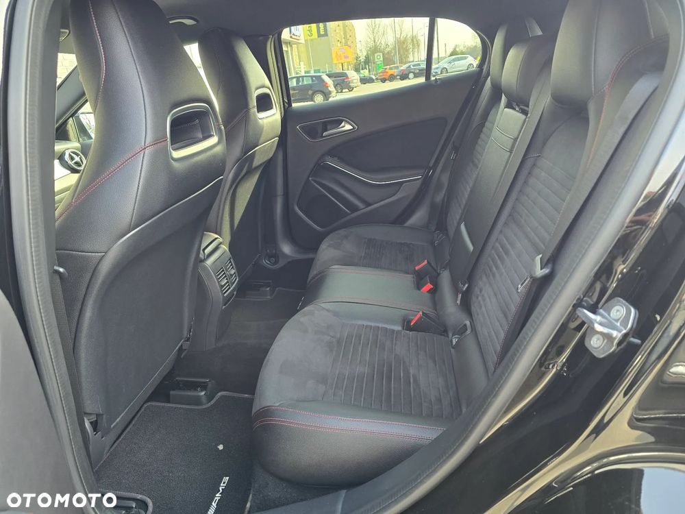 Mercedes-Benz GLA 200 7G-DCT AMG Line - 26