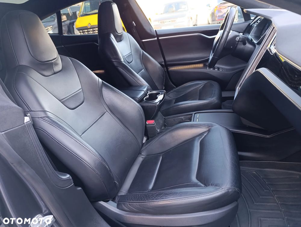 Tesla Model S - 7