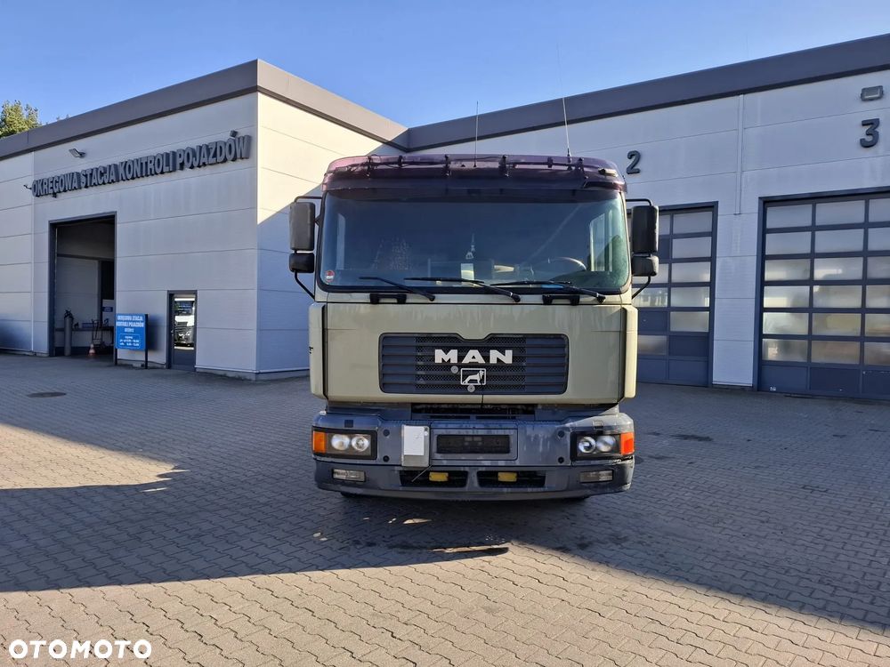MAN F2000