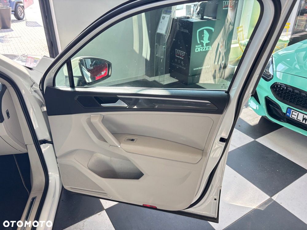Volkswagen Tiguan - 37