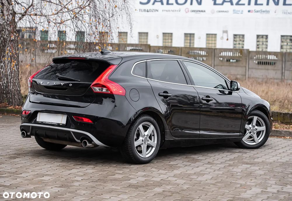 Volvo V40 D2 R Design - 12