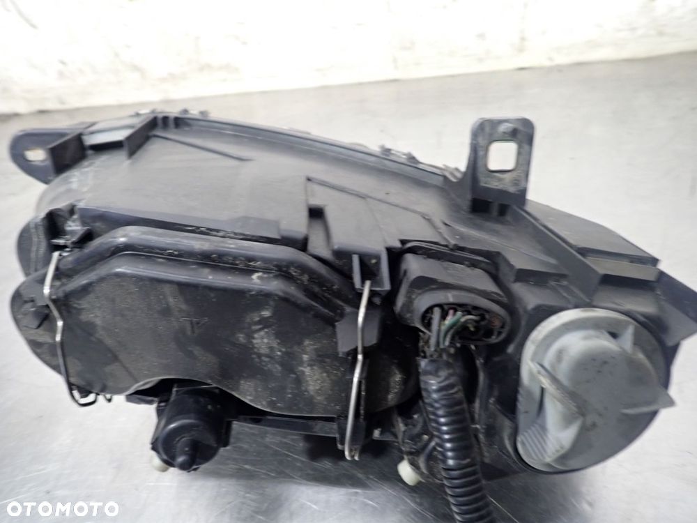 LAMPA LEWA PRZEDNIA ALFA ROMEO GT - 4