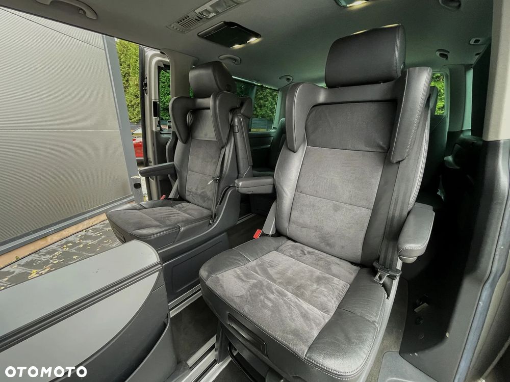 Volkswagen Multivan - 31