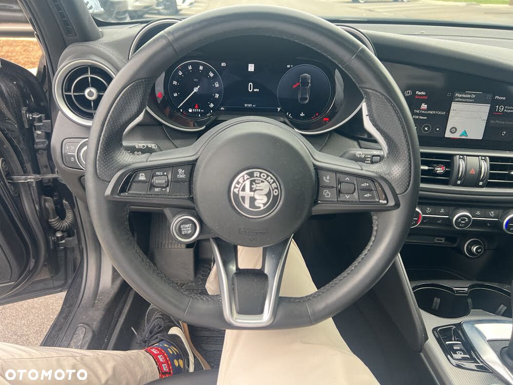 Alfa Romeo Giulia 2.0 Turbo 16V AT8-Q4 Veloce - 11