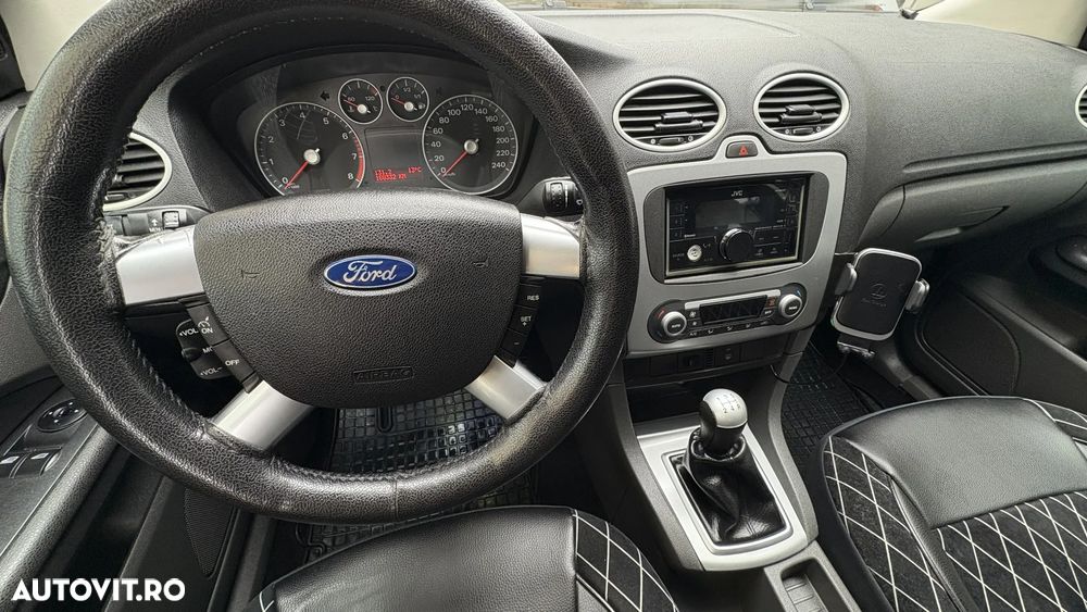 Ford Focus 1.6i Trend - 14