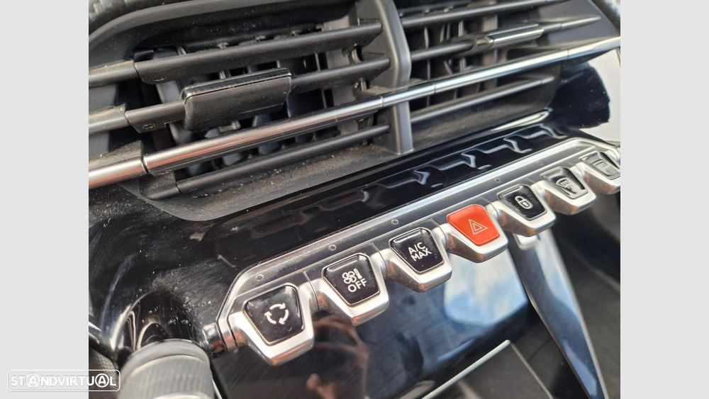 Peugeot 2008 1.2 PureTech Allure - 22