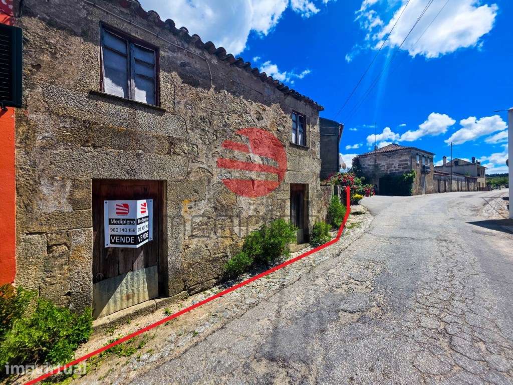CASA ANTIGA C/ ANEXO - Grande imagem: 2/23