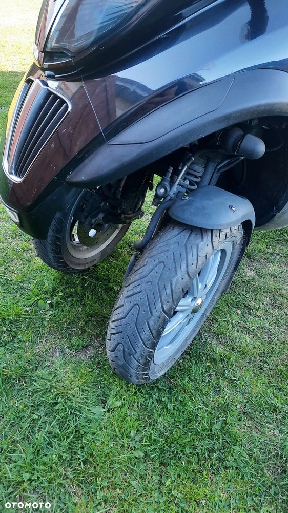 Piaggio MP-3 - 8