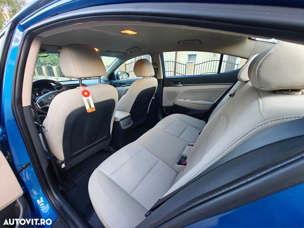 Hyundai Elantra 1.6 MPi Exclusive - 9