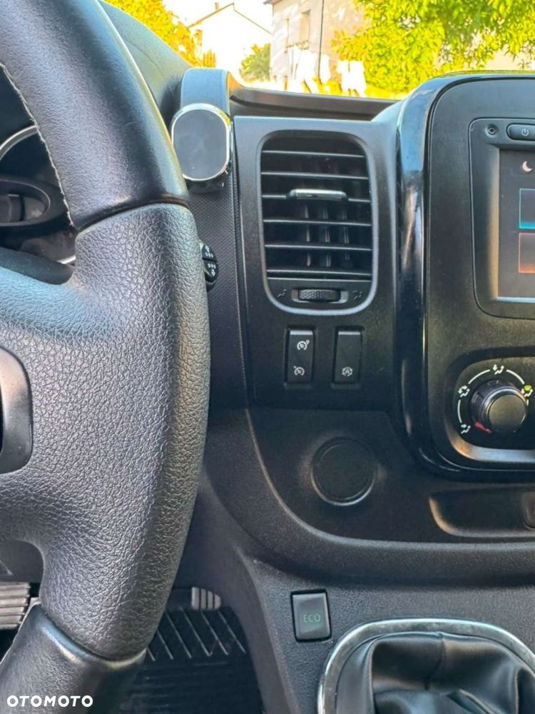 Opel Vivaro - 8