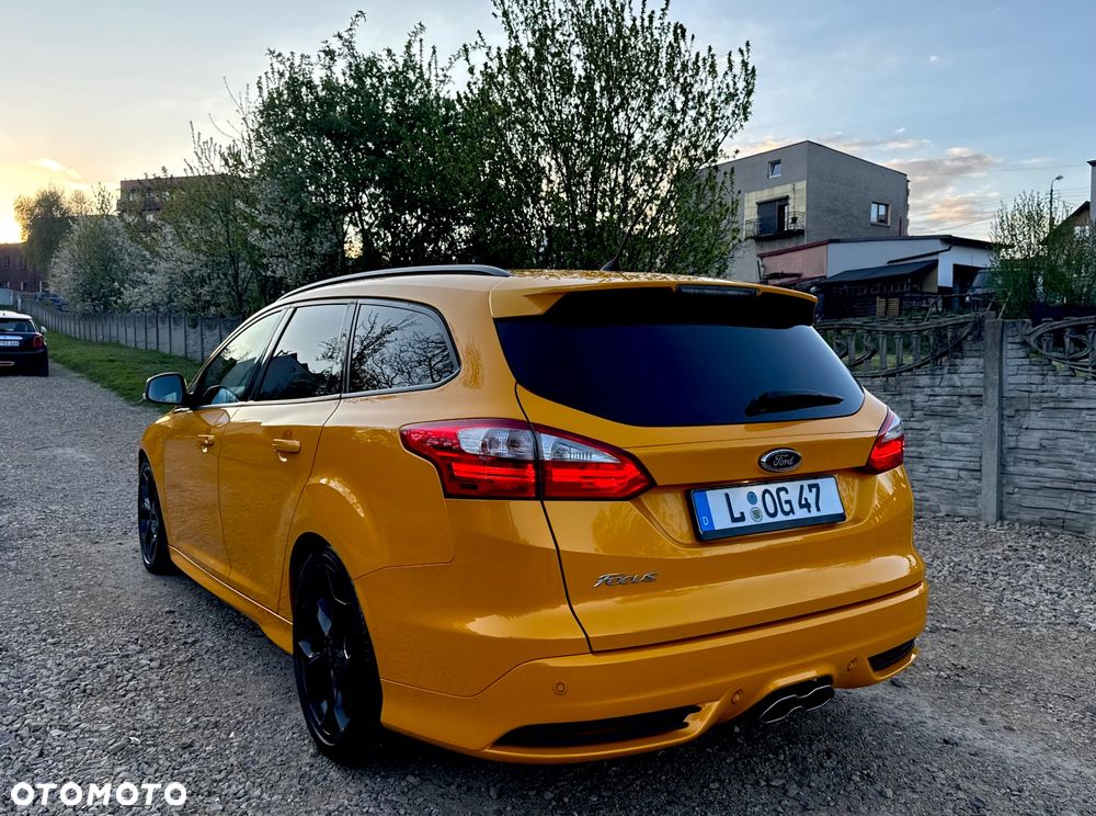 Ford Focus 2.0 EcoBoost ST mit Leder-Sport-Paket - 8