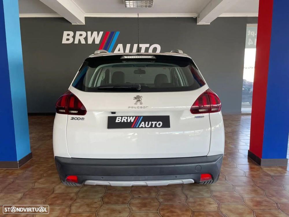 Peugeot 2008 - 6
