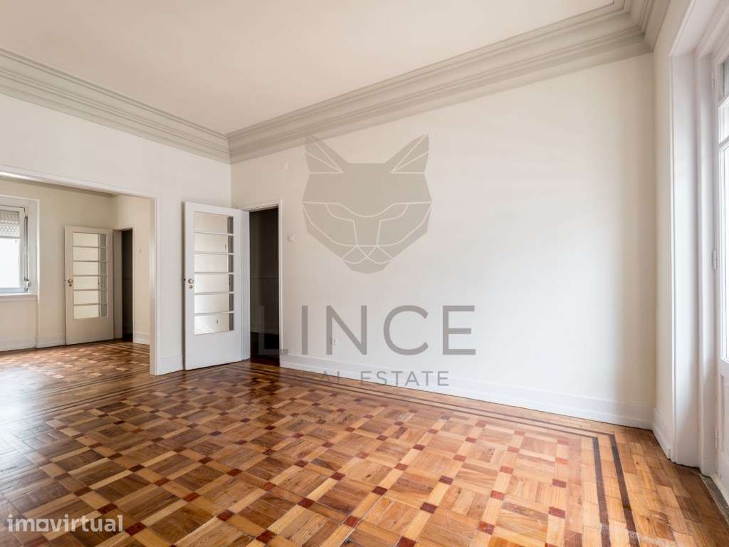 Penthouse T4+2, para recuperar, na Rua Rodrigo da Fonseca - Grande imagem: 2/47