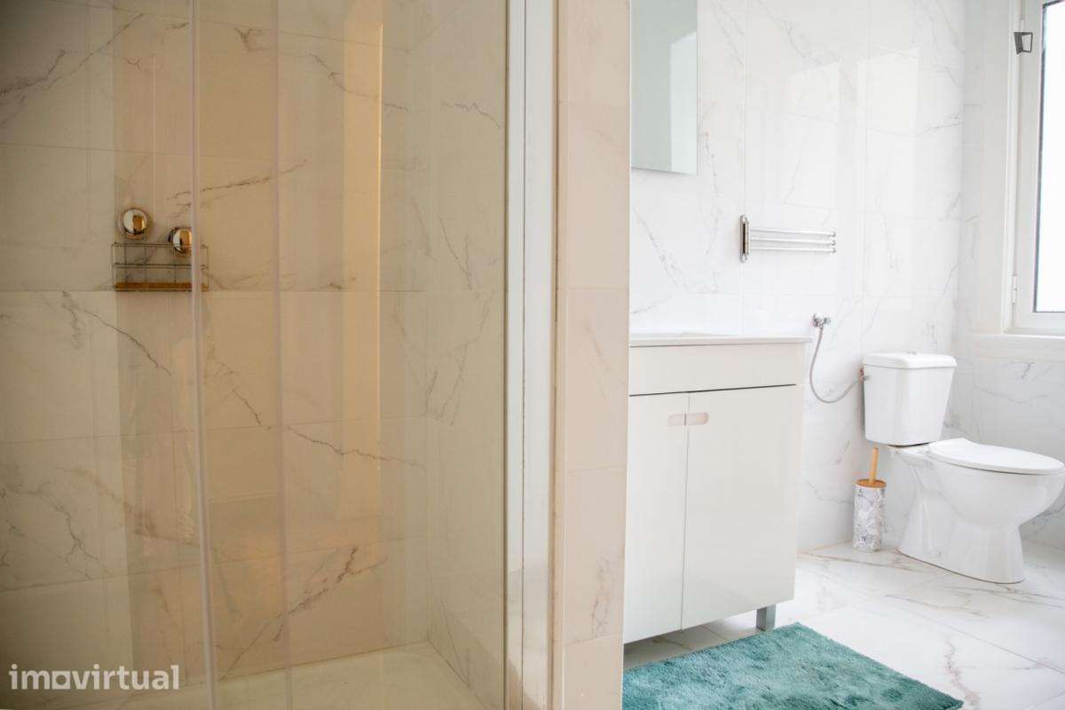 Quarto - localizado em Marquês de Pombal Lisbon - Grande imagem: 3/30
