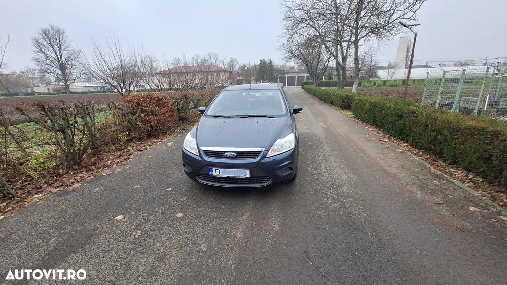 Ford Focus 1.4i Trend - 5