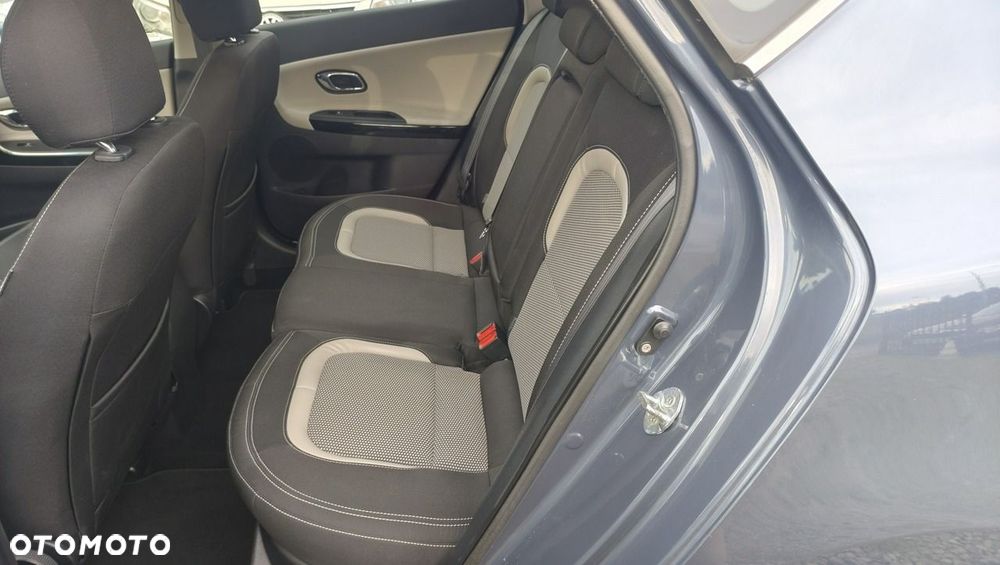 Kia Ceed - 24