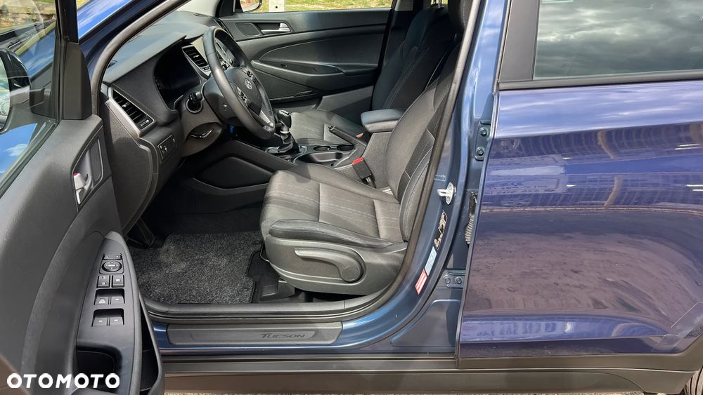Hyundai Tucson 1.6 GDI BlueDrive Comfort 2WD - 24