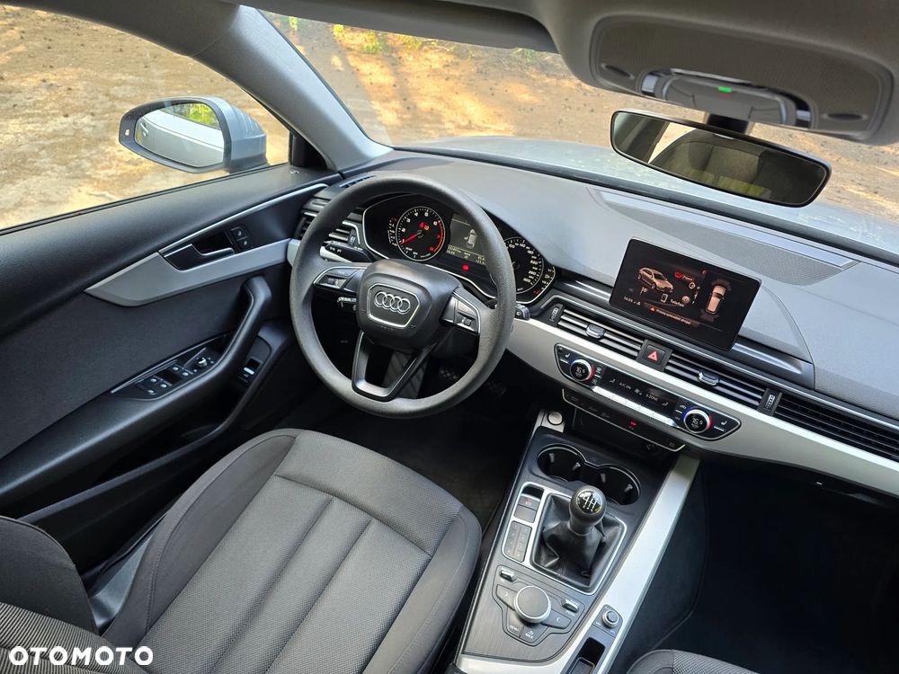 Audi A4 Avant 40 TFSI - 22