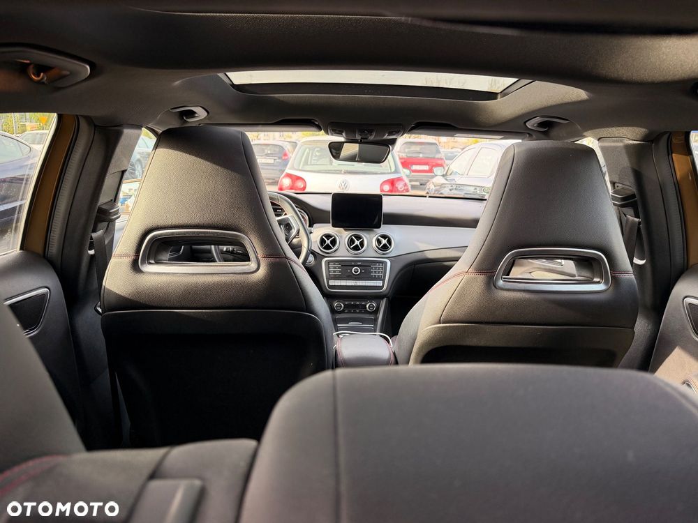 Mercedes-Benz GLA 220 4-Matic AMG Line - 22