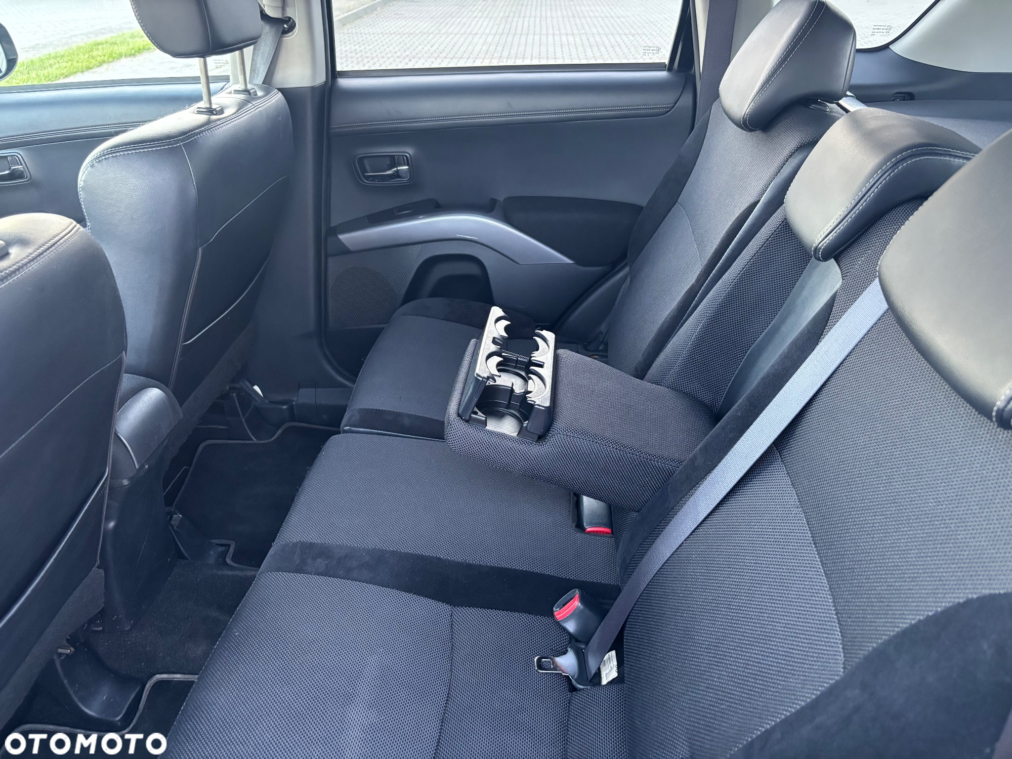 Mitsubishi Outlander 2.0 Intense NAVI 2WD EU5 - 24