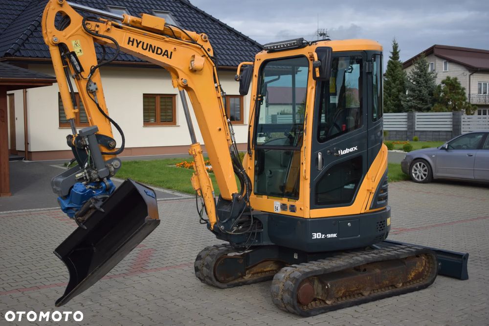 Hyundai R30 ROTOTILT - 2